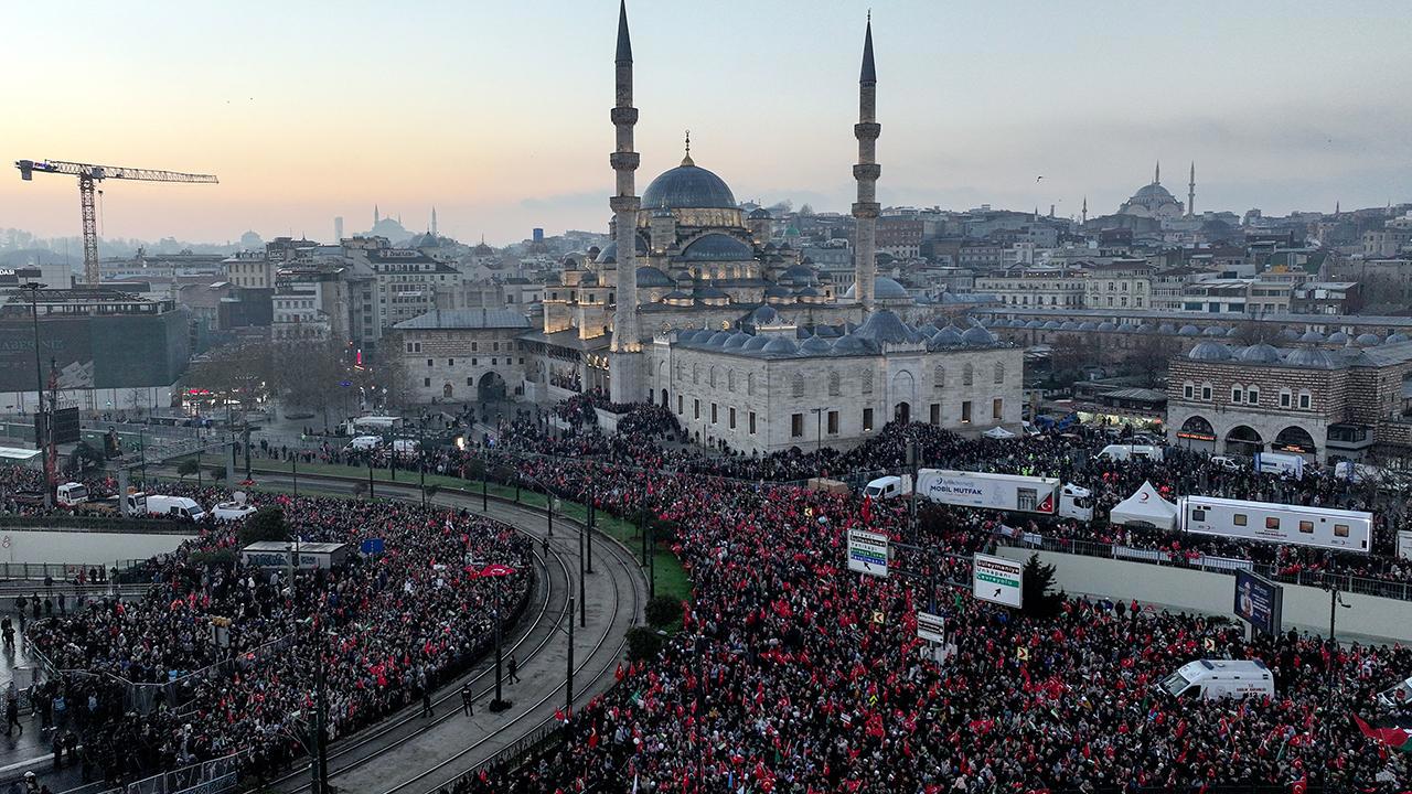 Dünya Barışı İçin İnsanlık İttifakı İstanbul'da Toplandı