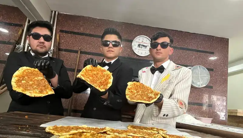 Takım Elbiseli Fırıncılar: Şaşkınlık ve Hayranlık Uyandıran Fırıncılık Hikayesi