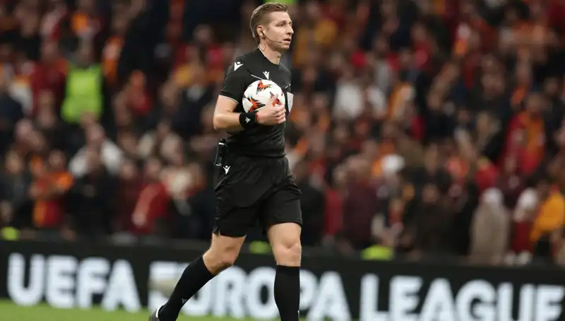 Galatasaray-Antalyaspor Maçında VAR Uygulaması: Belçikalı Lawrence Görevde!