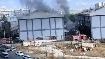 Başakşehir Sanayi Sitesinde Korkutan Yangın: İlk Bilgiler ve Olayın Sebepleri
