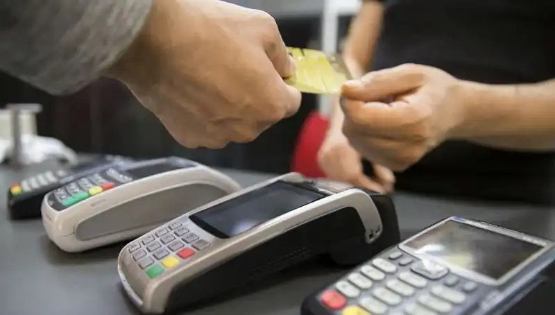 Kartlı Harcamalarda Gizli Artış: Ekonomik Etkileri ve Tüketici Davranışları