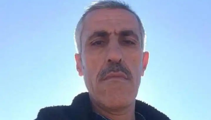 Gençleri "Çime Basmayın" Diye Uyarınca, Bıçaklı Saldırıya Uğradı!