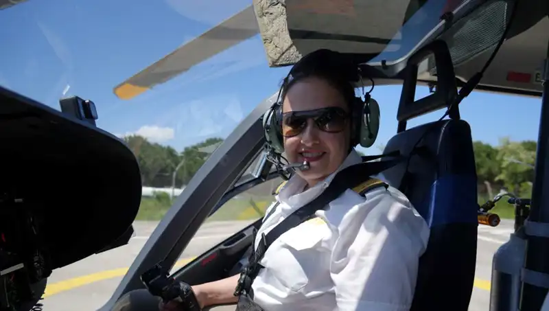 Türkiye'nin Tek Kadın Ambulans Helikopter Pilotu: Yer Çekimine Meydan Okuyan İnanılmaz Hikaye