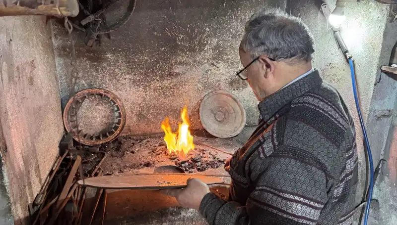 Baba Mesleğini 20 Metrekarelik Dükkanında Yaşatan Usta: Bir Aile Geleneği