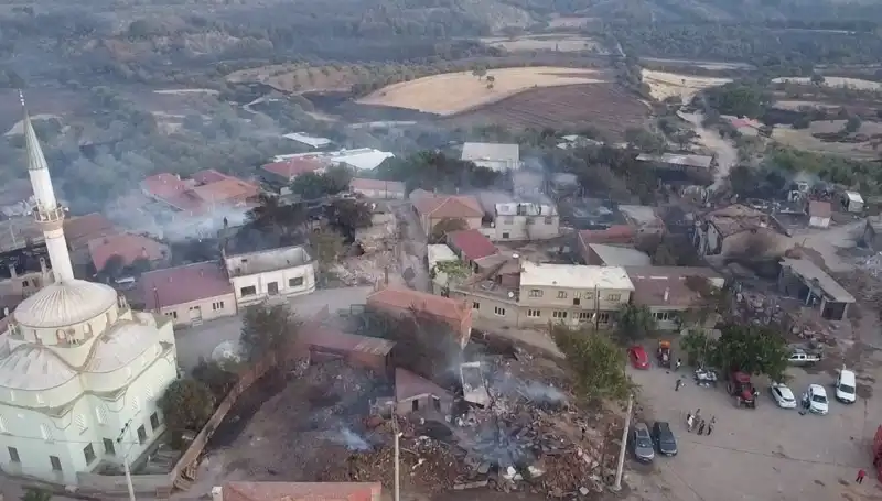 Çanakkale'de Orman Yangını: Havadan Çarpıcı Görüntüler Ortaya Çıktı