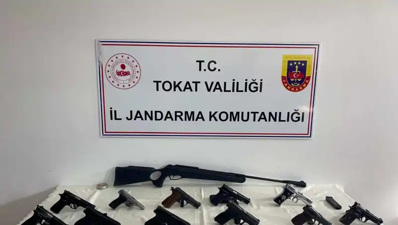 Tokat'ta Kaçak Silah Operasyonu: Güvenlik Güçleri İki Şüpheliyi Yakaladı