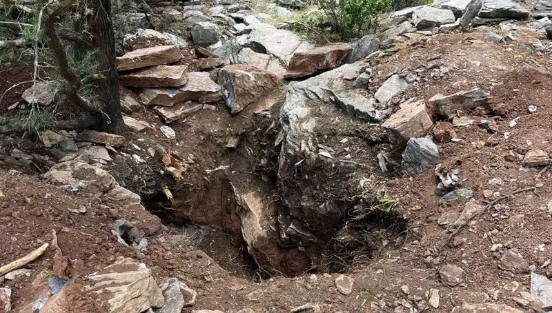 Eski Vali ve Emekli Albay Define Ararken Yakalandı, Olayın Sırrı Nedir?