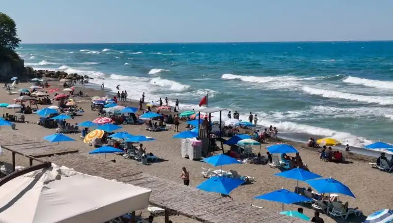 Akçakoca'da Yaz Sezonu Öncesi Deniz Yasağı Uygulaması Başladı