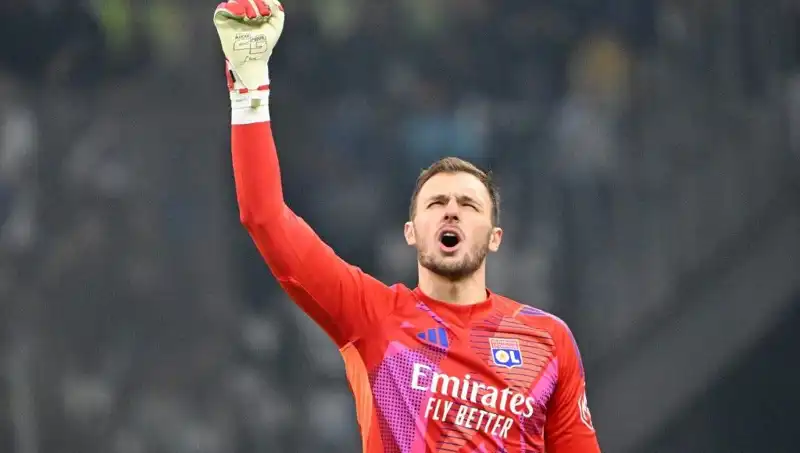 1 Mart 2025 Spor Gündemi: Dev Transferler ve Şampiyonluk Yarışı