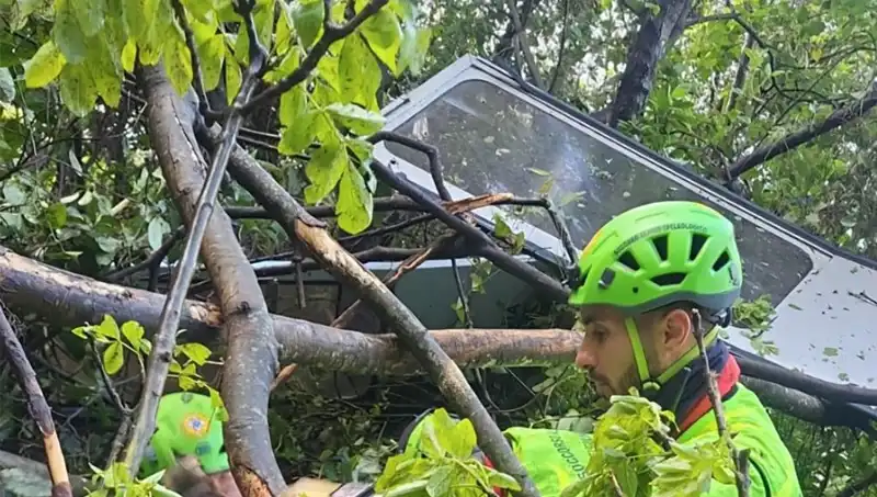İtalya'da Teleferik Faciası: Halat Kopunca, 4 Kişi Hayatını Kaybetti