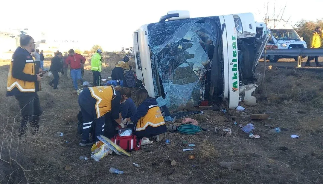 Aksaray-Ankara Karayolunda Otobüs Devrildi: 6 Ölü, 20 Yaralı