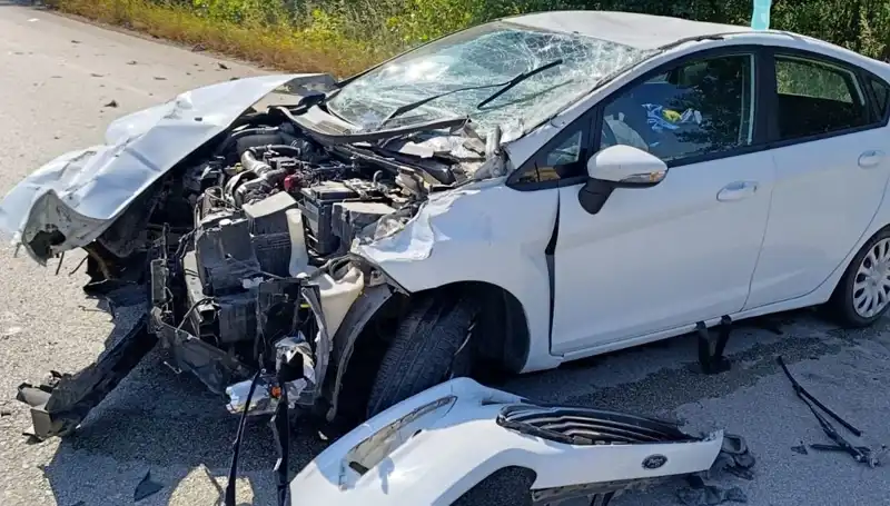 Çanakkale'de Feci Trafik Kazası: İki Kişi Yaralandı!