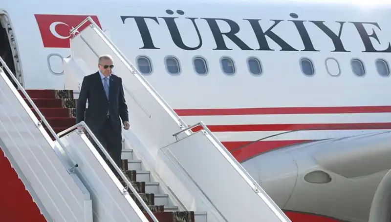 Cumhurbaşkanı Erdoğan İtalya'dan Döndü: Önemli Açıklamalar ve Toplantı Detayları