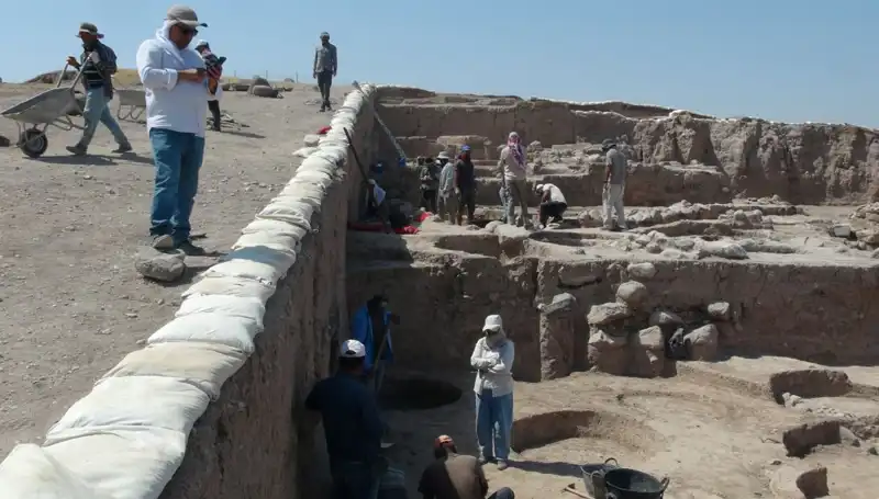Kilis'te Oylum Höyük Kazıları: Sıcak Havaya Rağmen Eşsiz Bir Tarih Gün Yüzüne Çıkıyor