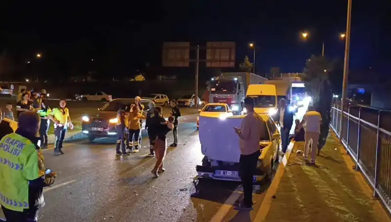 Otoyolda Kaza: Kuralsız Geri Dönüşte İki Çocuk da Yaralandı
