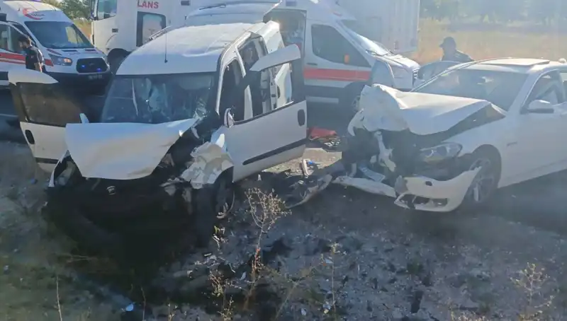Nevşehir'de Korkunç Trafik Kazası: 14 Yaralı, Yol Güvenliği Tartışmaya Açık