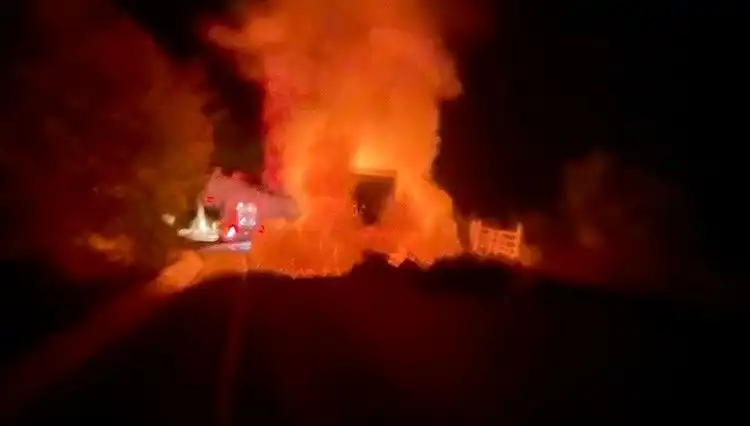Seyir Halindeki Kamyonet Yangınında Feci Anlar Yaşandı!