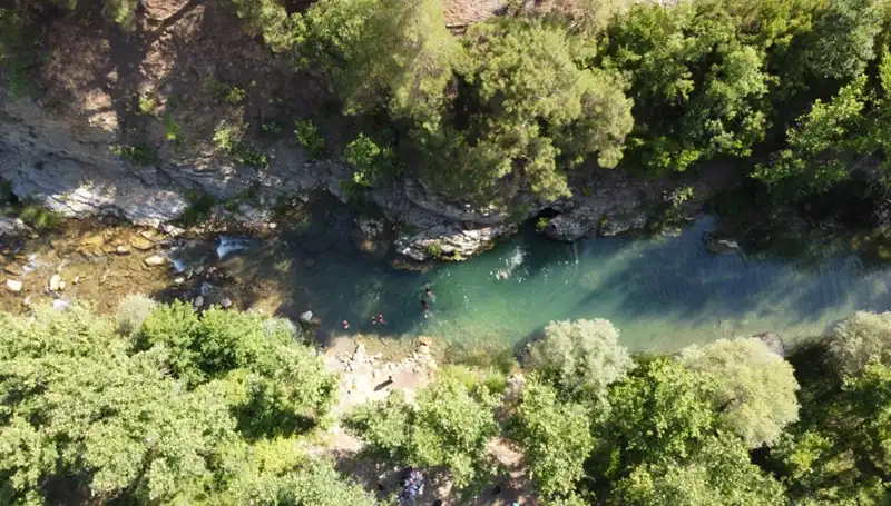 Adana’da Artan Nem, Yaylacılara Doğal Su Kaynaklarında Serinleme İmkanları Sunuyor
