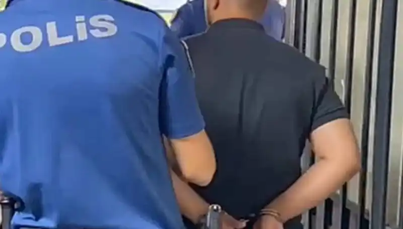 İzmir'deki Polis Saldırısı: Şüpheli Tutuklandı, Gelişmeler Bekleniyor!