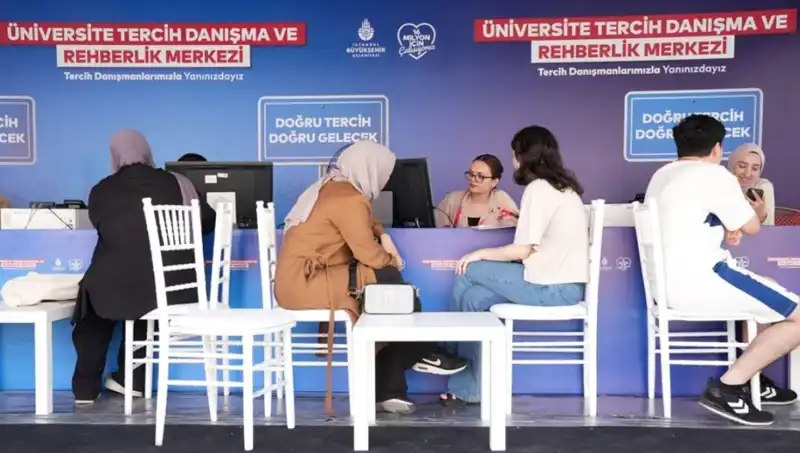 İstanbul'da Üniversite Tercih Danışma Merkezleri Açıldı: Nerelerde Bulunuyor?