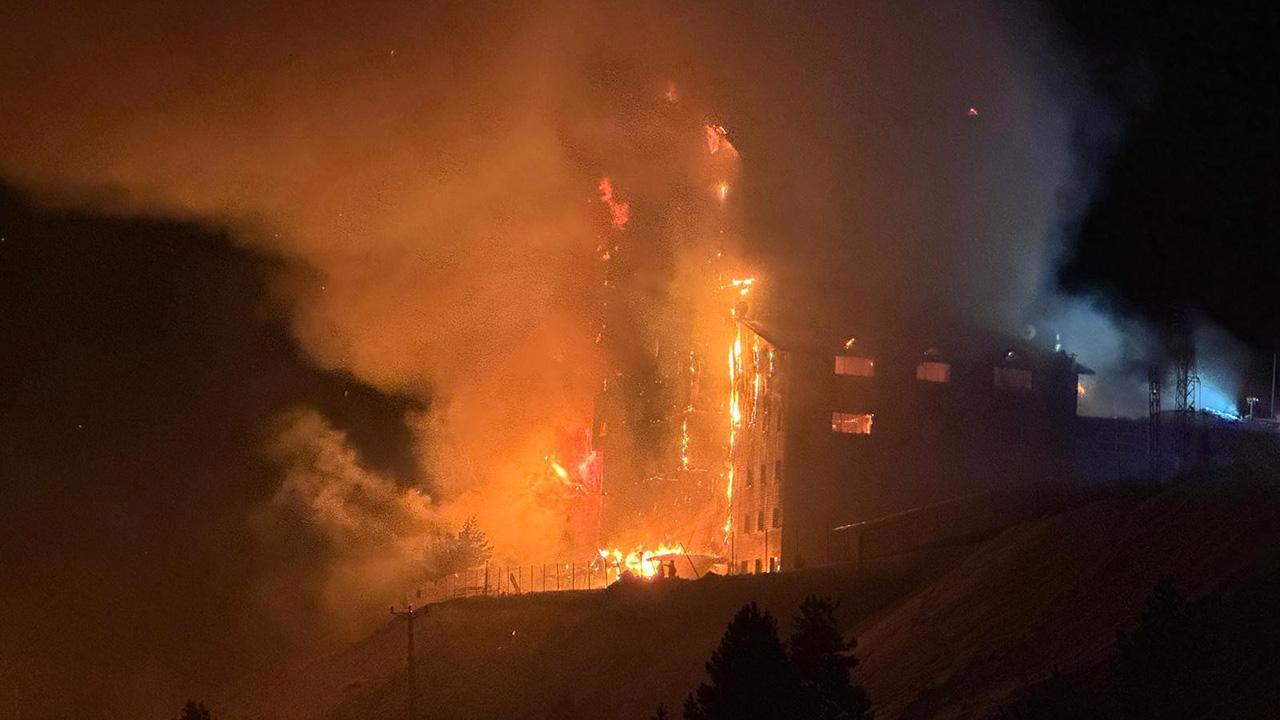 Kartalkaya Kayak Merkezi'nde otel yangını: 3 ölü, 21 yaralı