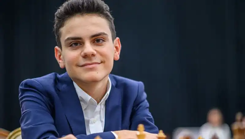16 Yaşında Tarih Yazdı: Türk Sporcu Dünya Şampiyonu Yendi!