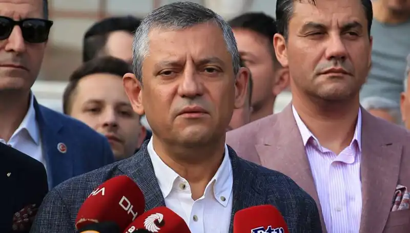 Özgür Özel: Bu Bayram Bize Bayram Gibi Gelmedi, Neyin Peşindeyiz?