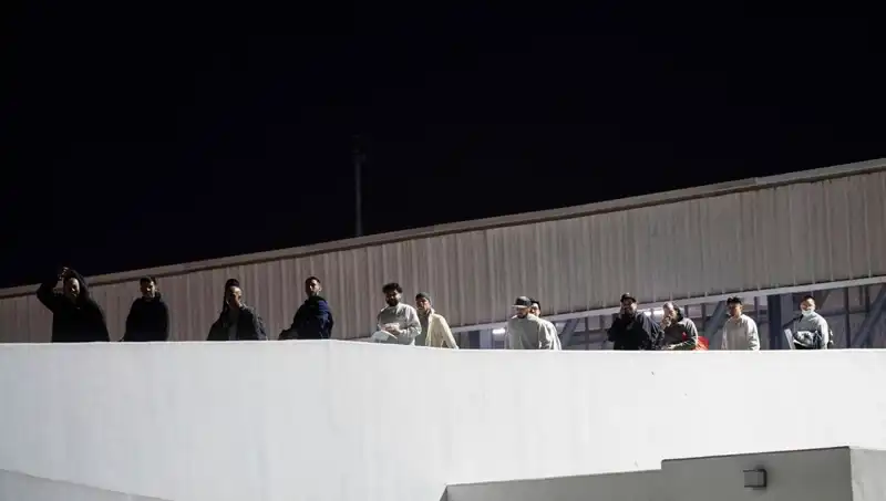 Düzensiz Göçmen Operasyonu: İki İlde Binlerce Kaçak Yakalandı