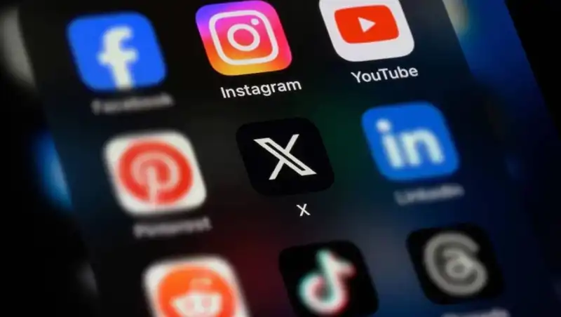 Sosyal Medya Kısıtlamaları: WhatsApp'tan TikTok'a Tüm Gözler Üzerinde