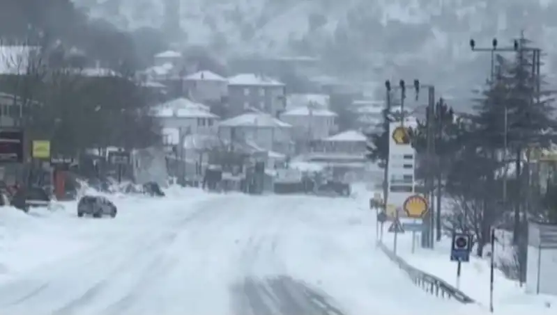 Sertavul Geçidi'nde Kar, Tipi ve Sis Ulaşımı Engelledi