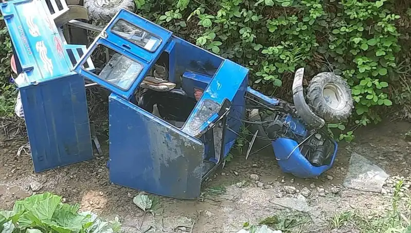 Tarsus'ta Kontrolden Çıkan Pat Pat Dereye Düştü: İki Yaralı