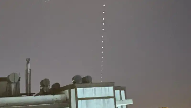 Adana'da Starlink Uydularıyla Gökyüzünde Işıltılı Bir Gece