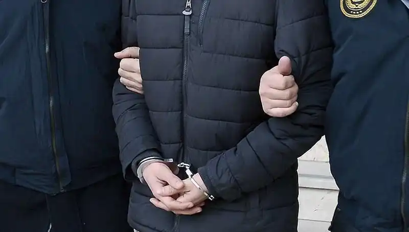 Samsun'da Firari Hükümlü, Hırsızlık ve Silahlı Tehditten Yakalandı