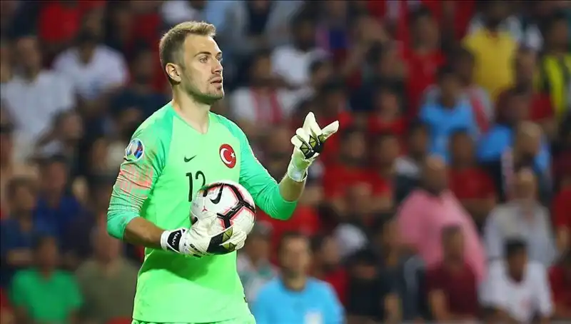 Mert Günok, Futbolu Bırakacağı Yaşı Açıkladı: Taraftarları Şaşırttı!